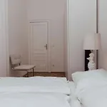 Modern Stylish Comfortable 2 Bedroom Apartment