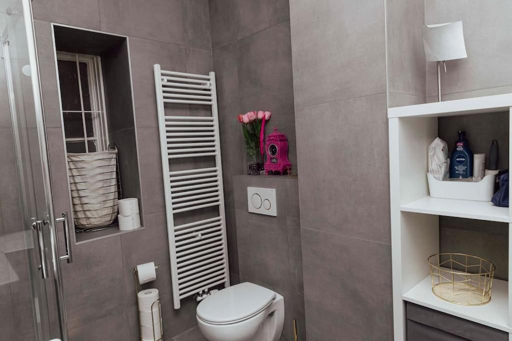 Modern Stylish Comfortable 2 Bedroom Viena