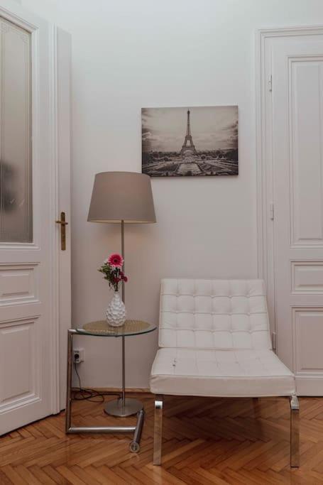 Modern Stylish Comfortable 2 Bedroom Apartamento Viena