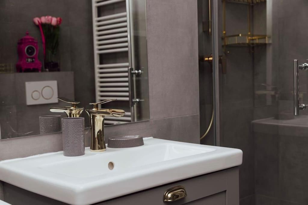 Modern Stylish Comfortable 2 Bedroom Vienne