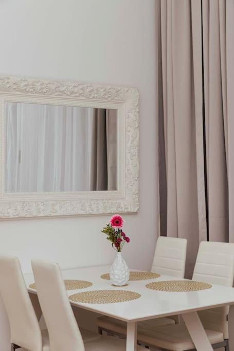 Appartement Modern Stylish Comfortable 2 Bedroom *